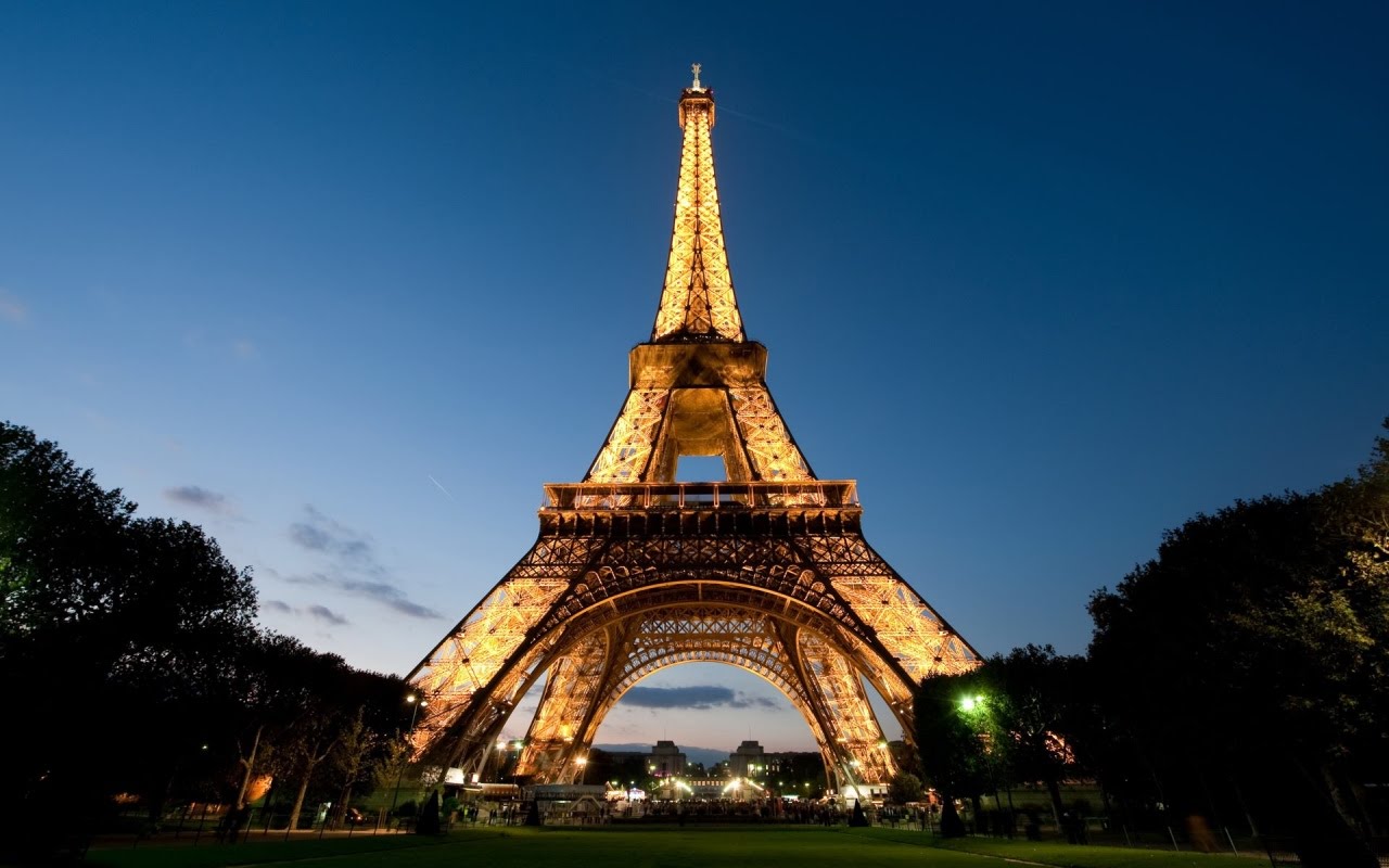 DAY 02: France: Paris – Eiffel Tower – River Seine Cruise